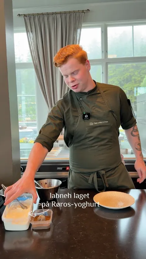Jonathan presenterer sommerens vegetariske forrett🌿✨